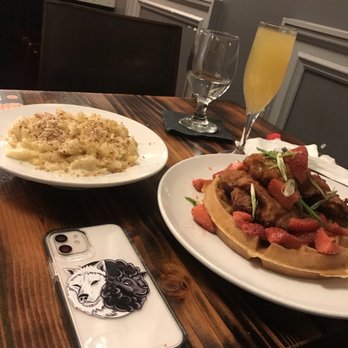 Beatstro - I got the CHICKEN & WAFFLES , Cheesy Mac& MIMOSA - American Near Me - Bronx, New York Beatstro - I got the CHICKEN & WAFFLES , Cheesy Mac& MIMOSA - American Near Me - Bronx, New York