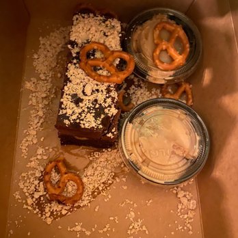 Stone Creek Bistro - a box of pretzels and pretzels - New American Near Me - Blue Jay, California