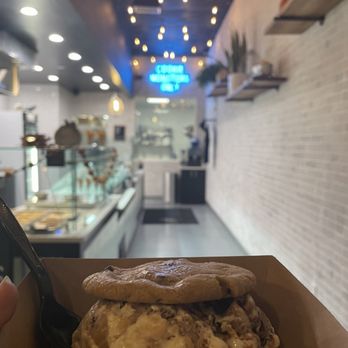 The Baked Bear - Gluten Vegan Cookie Sandwich (Gluten-Free) with S'mores ice cream. - Ice Cream & Frozen Yogurt Near Me - Encinitas, California The Baked Bear - Gluten Vegan Cookie Sandwich (Gluten-Free) with S'mores ice cream. - Ice Cream & Frozen Yogurt Near Me - Encinitas, California