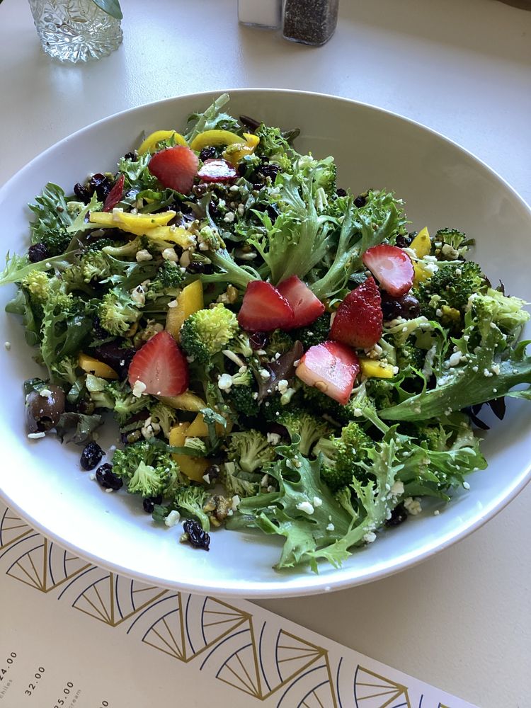 NETTIE’S VOLTA Updated October 2024 401 Main St, Plum City