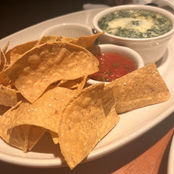 Houston's Restaurant - Spinach Dip - New American Near Me - Atlanta, Georgia