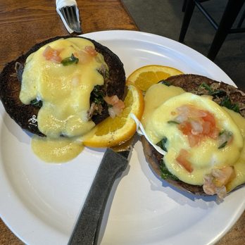 Eggs 'n Things Ko Olina - Kalua Pig Benedict - American Near Me - Kapolei, Hawaii Eggs 'n Things Ko Olina - Kalua Pig Benedict - American Near Me - Kapolei, Hawaii