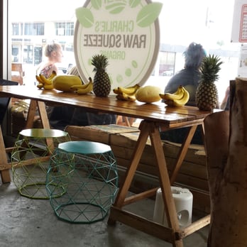 Charlie's Raw Squeeze Greenslopes - Coffee & Tea Near Me - Greenslopes, QLD