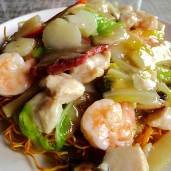 Yang's Kitchen - Combo pan fried noodles .. looks like CHOPE SUEY! - Dim Sum Near Me - Carson City, Nevada Yang's Kitchen - Combo pan fried noodles .. looks like CHOPE SUEY! - Dim Sum Near Me - Carson City, Nevada