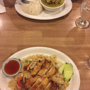 Racha Café - Green curry and fried rice with fried chicken - Thai Near Me - Berkeley, California