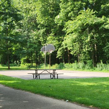 Whitney Playground - Basketball court and picnic tables - Playgrounds Near Me - Worthington, Ohio