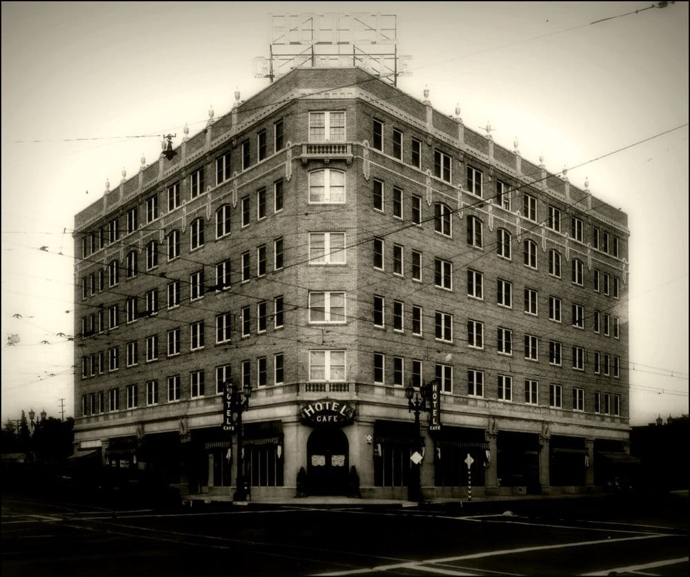 THE CAVE PUBLIC WINE STORAGE LOCKERS Updated August 2024 711 E