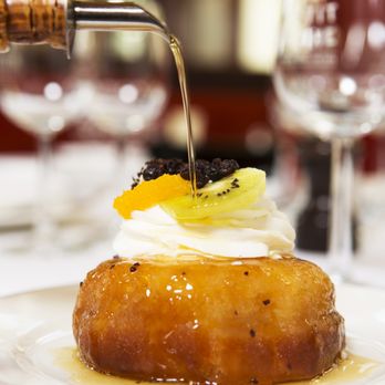 Au Petit Riche - Baba au rhum, dessert emblématique - French Near Me - Paris, 75 Au Petit Riche - Baba au rhum, dessert emblématique - French Near Me - Paris, 75