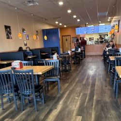 Harvest Moon Deli - Seating area