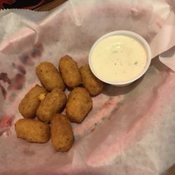 Tooters Saloon & Steak House - Cheese nuggets
