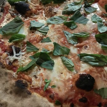 Lucali - Pizza Near Me - Brooklyn, New York