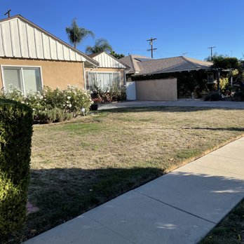 Urban Soil Landscape - BEFORE - dead, ugly grass - Landscaping Near Me - Van Nuys, California Urban Soil Landscape - BEFORE - dead, ugly grass - Landscaping Near Me - Van Nuys, California