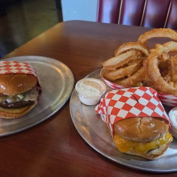 Burger Me! - American Near Me - Reno, Nevada