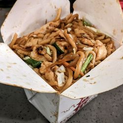 Chefs Chinese Food - Chicken Chowmein - a generous 2 lbs+