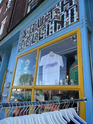 South Fellini by null