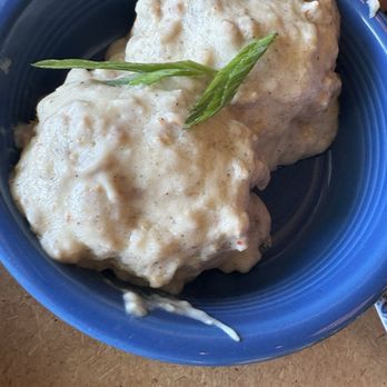 Poogan's Southern Kitchen - Biscuits and gravy - Breakfast & Brunch Near Me - Summerville, South Carolina