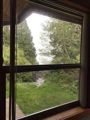 Tofino Hostel / HI Whalers On The Point Guesthouse by null