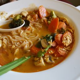 6). Tom Kha