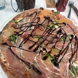 PROSCIUTTO E MELONE pizza PROSCIUTTO E MELONE pizza