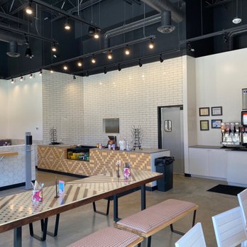 Curry Up Now - Interior - Indian Near Me - Atlanta, Georgia