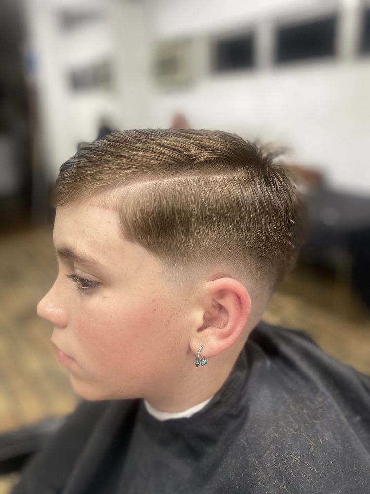 Wright Touch Barber Shop Logo