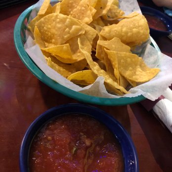 Villa del Rey cocina mexicana - Chips and yummy salsa! - New Mexican Cuisine Near Me - Mobile, Alabama