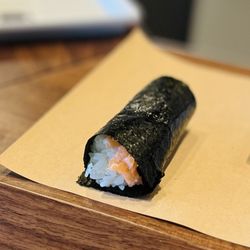 Saijo - Los Angeles - Culver City - Salmon handroll