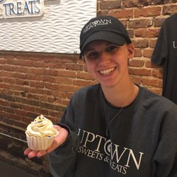 Vanilla Almond Cream Cupcake!