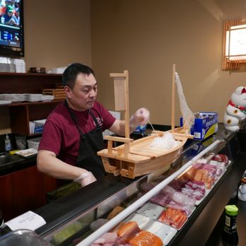 Lee's Sushi - Sushi Bars Near Me - Hillsborough, New Jersey