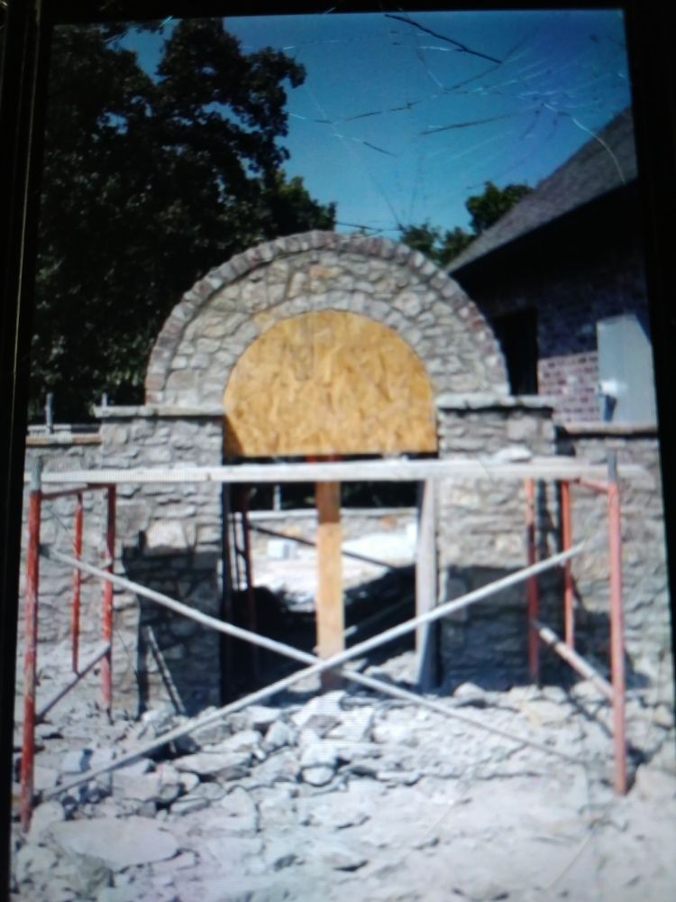 Slide of Mo Art Masonry