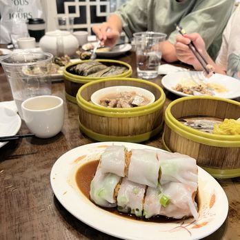 Dolo Restaurant and Bar - Fried Dough wrapped in rice paper - Dim Sum Near Me - Chicago, Illinois