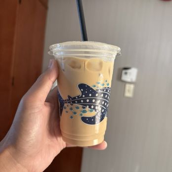 Maui Coffee Roasters - Iced vanilla latte - Coffee Roasteries Near Me - Kahului, Hawaii