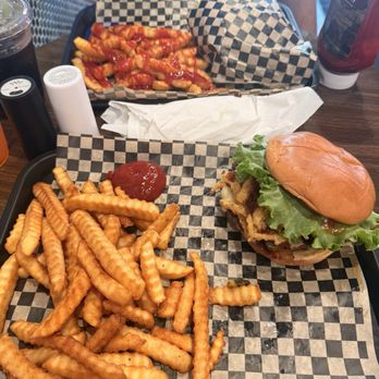 Boss Burgerz  - BBQ Bacon Burger - Burgers Near Me - Mansfield, Texas