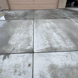 Window Cleaning Squekay Clean - These guys did an awesome job power washing my driveway!