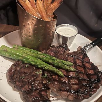Callas Tavern - New American Near Me - Owensboro, Kentucky