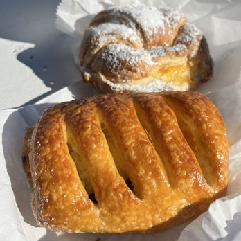 Sucre French Bakery - Guava & cheese pastry, peaches & cream croissant - Bakeries Near Me - Stuart, Florida