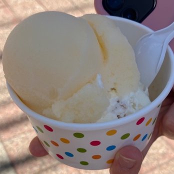 Micalizzi Stratford - Mango & Cannoli - Ice Cream & Frozen Yogurt Near Me - Stratford, Connecticut