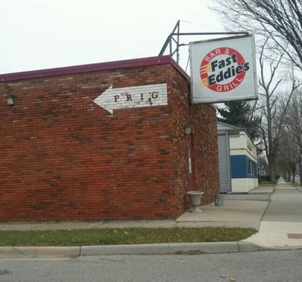 Fast Eddie's Bar & Grill by null