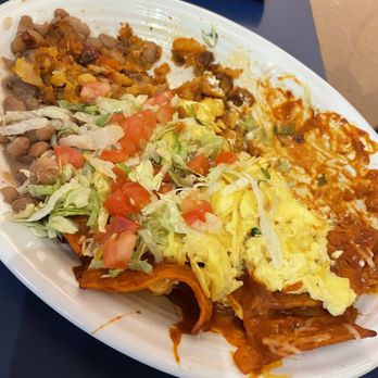 Chilaquiles w/red sauce and cheese