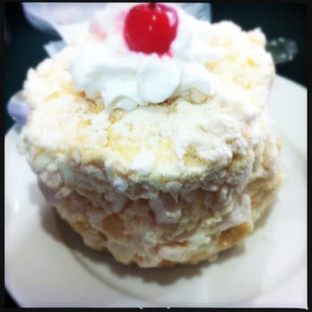 Fritanga La Gata - Meringue Cake!! Amaze!!! - Latin American Near Me - Miami, Florida Fritanga La Gata - Meringue Cake!! Amaze!!! - Latin American Near Me - Miami, Florida