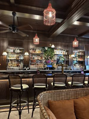 Le Colonial Lake Forest by null