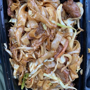 Joyee's Dumpling House - Beef Fried rice noodle with beef - Chinese Near Me - Vista, California Joyee's Dumpling House - Beef Fried rice noodle with beef - Chinese Near Me - Vista, California