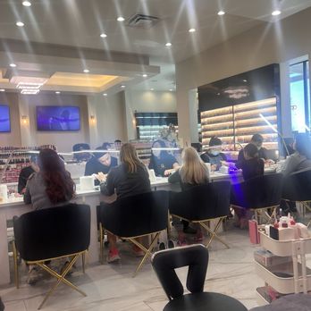 Golden Nail Lounge - Pflugerville - Nail Salons Near Me - Pflugerville, Texas