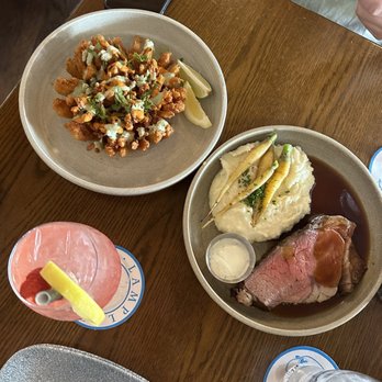 Lamplight Lounge - Beer-battered Onion Blossom & Prime Rib - New American Near Me - Anaheim, California