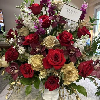 Flowermart of Jupiter - Customized funeral arrangement based on a requested color scheme. - Florists Near Me - Jupiter, Florida
