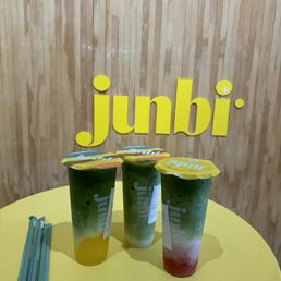 Mango matcha Strawberry matcha Mango matcha Strawberry matcha