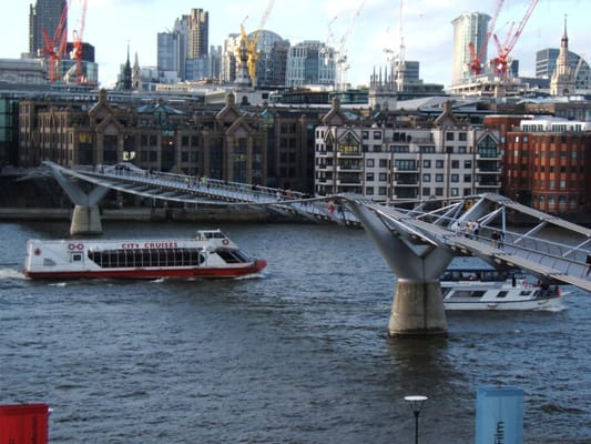 Millennium Bridge by null