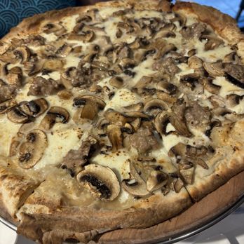 Bernini Honolulu - Norcia Pizza - Italian Near Me - Honolulu, Hawaii