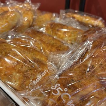 85°C Bakery Cafe-Temecula - Bakeries Near Me - Temecula, California