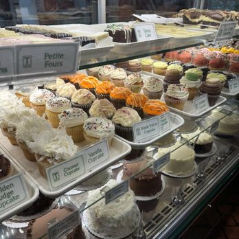 Tate's Bake Shop - Bakeries Near Me - Southampton, New York